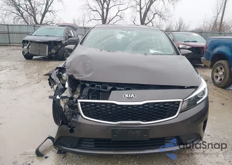 2018 Kia Forte Lx из США, поврежденный, VIN 3KPFK4A77JE189620